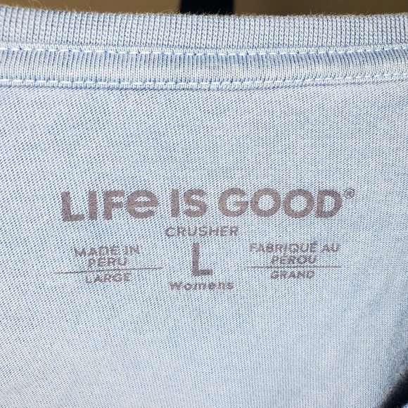 NWT Life Is Good Women's Blue V-Neck T-Shirt Top Size: Large  Short Sleeve - Picture 3 of 7